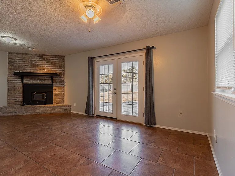 821 Peregrine Dr — Photo 22