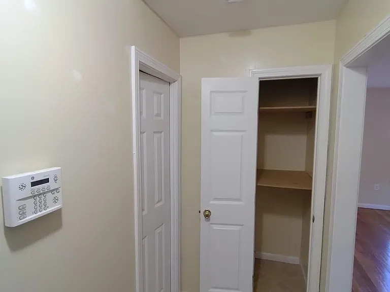 748 Russell St — Photo 13