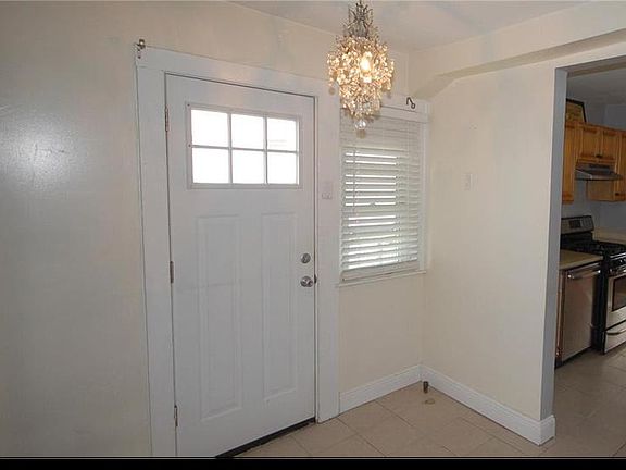 3rd image of 139 Dubois Ave APT 3