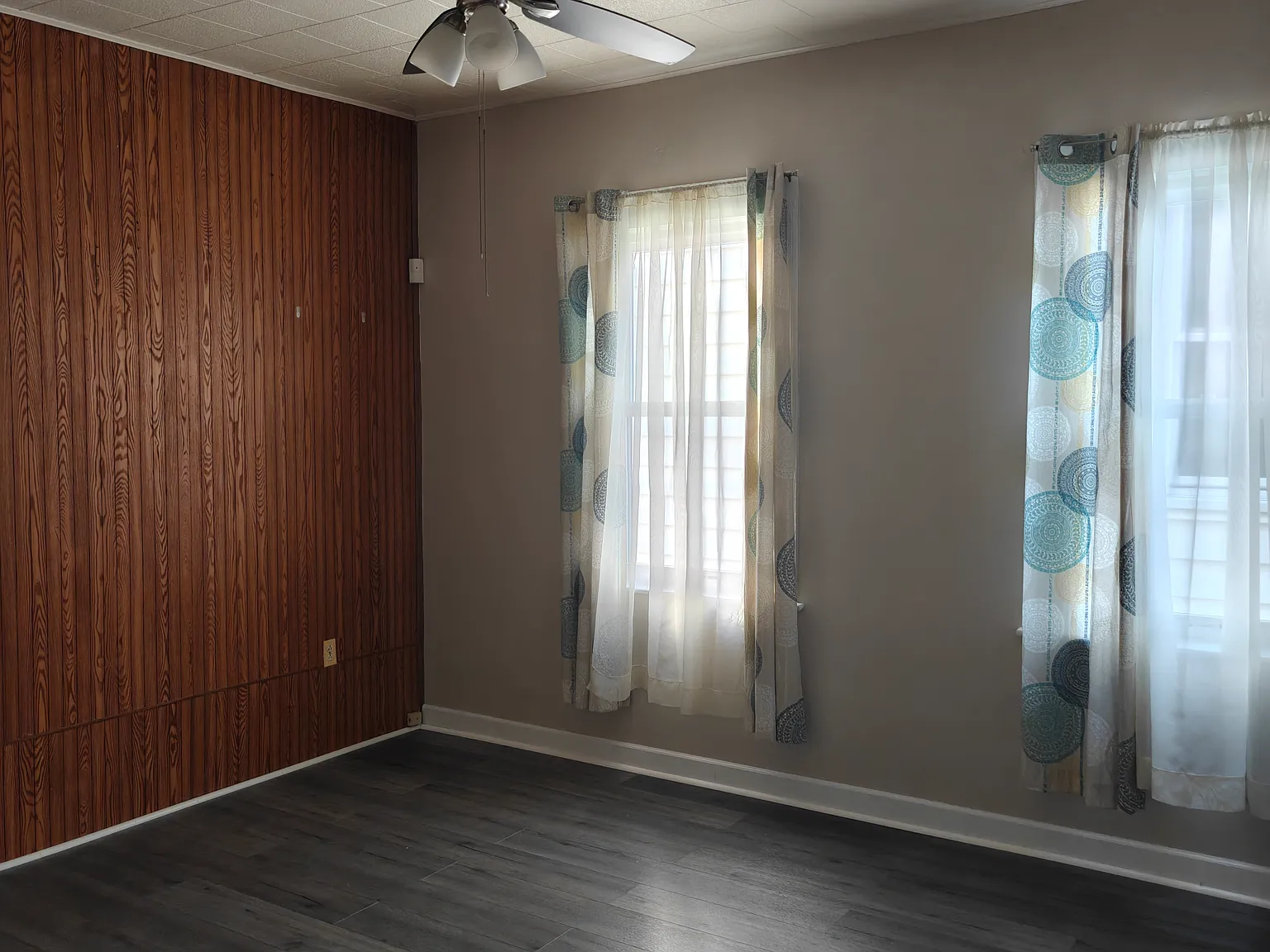 3 bed, $1,550 — Photo 1