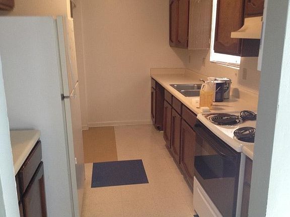 2nd image of 101 Belfast St APT A