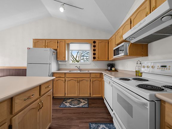 4th image of 19649 53rd Ave #31