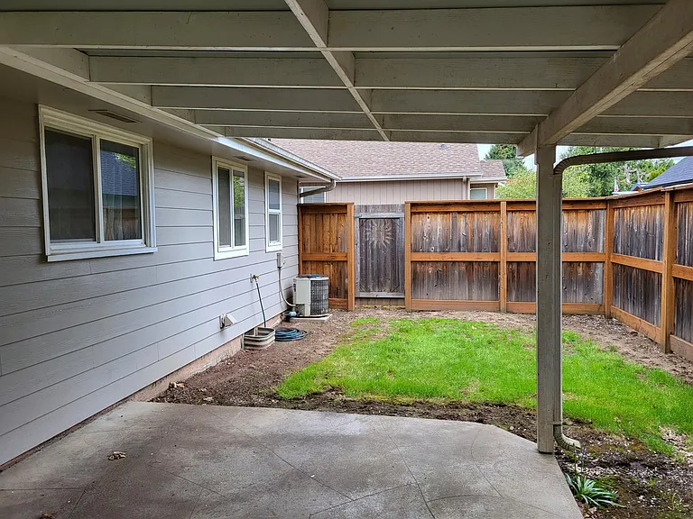 1585 Bogart Ln — Photo 17