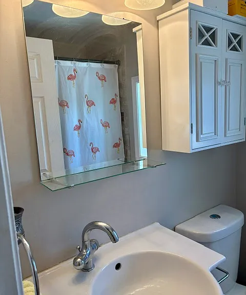 Full bathroom on the second floor