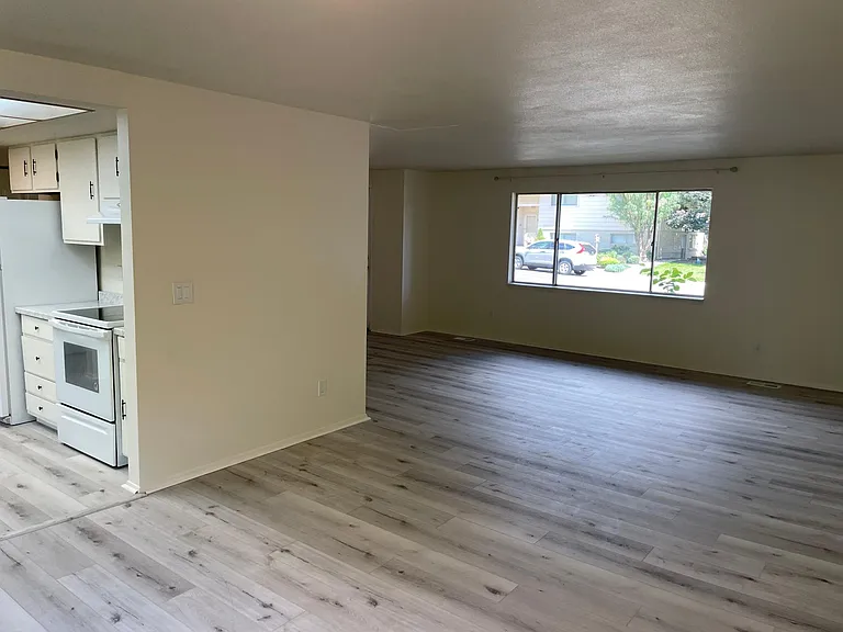 487 Stadium Ave — Photo 9