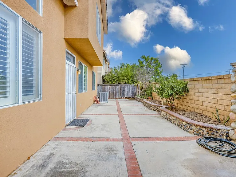 14656 Acacia St — Photo 49