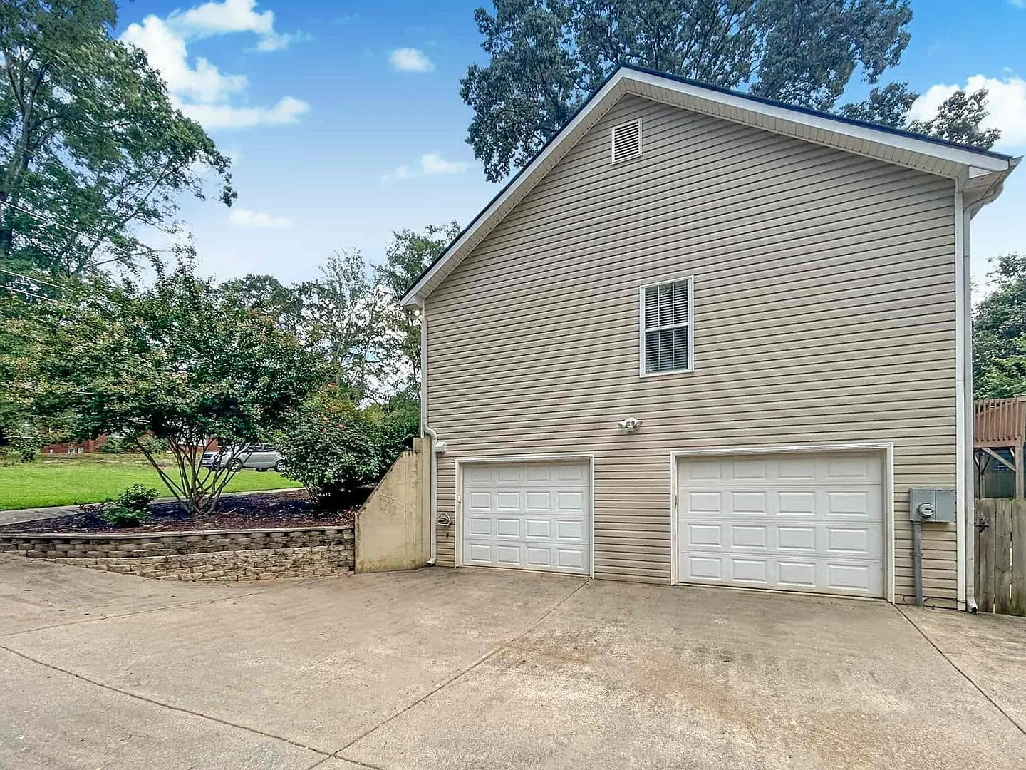 Charming 3-BR / 2.5-BA Home in Top-Rated Marietta Location! — Photo 2