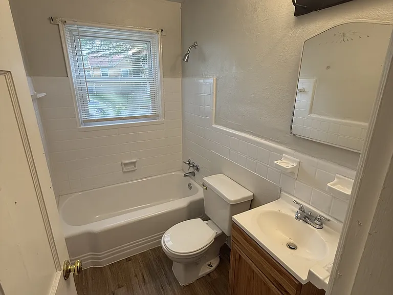 7426 Calvin Ave — Photo 6