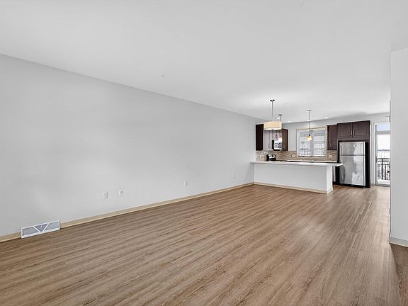 2nd image of 2812 No Oaks Ridge