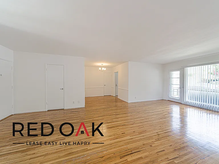 Laurel Garden Apartments — Photo 11