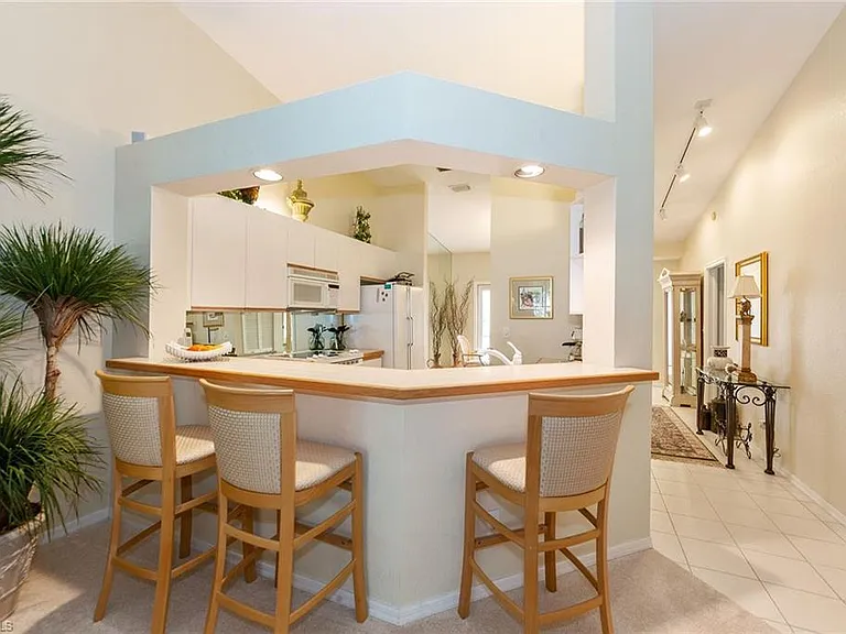 7050 Barrington Cir #201 — Photo 6