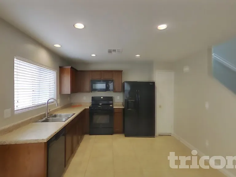 6421 W Harwell Rd — Photo 5