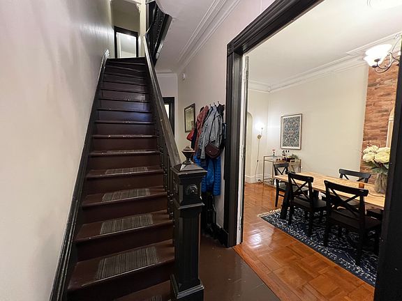 2nd image of 286 Pacific Ave