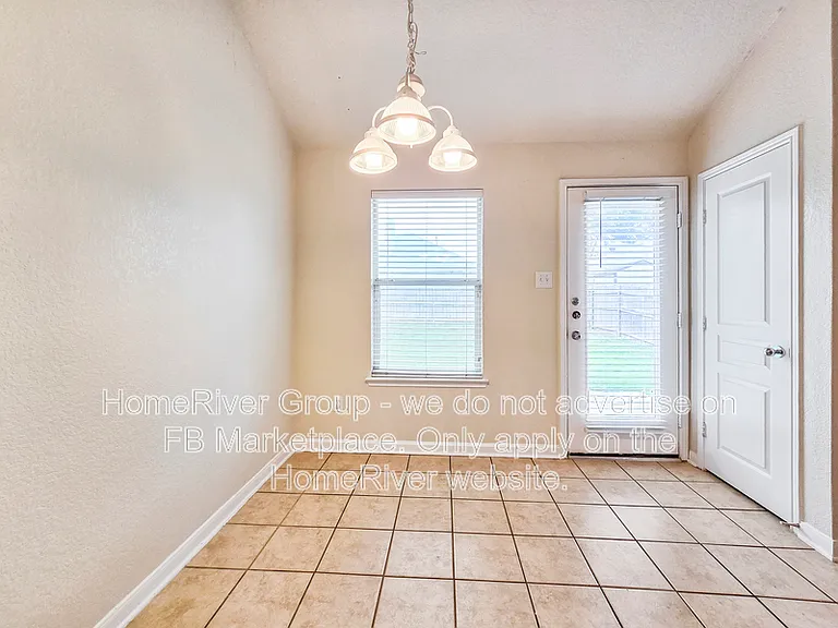 1261 Mountain Peak Dr — Photo 4