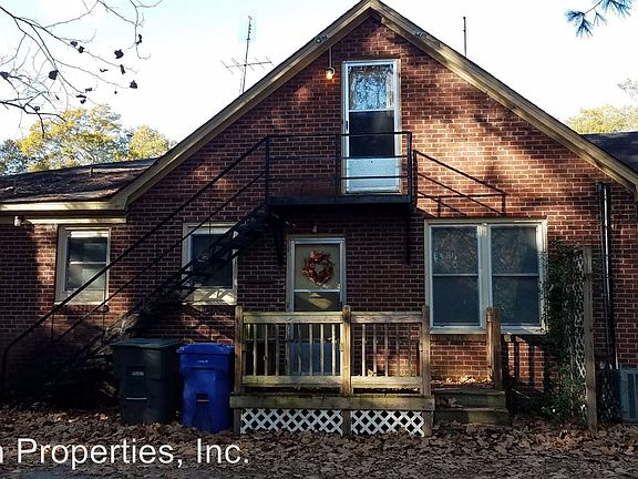 4th image of 713-A S Holly St