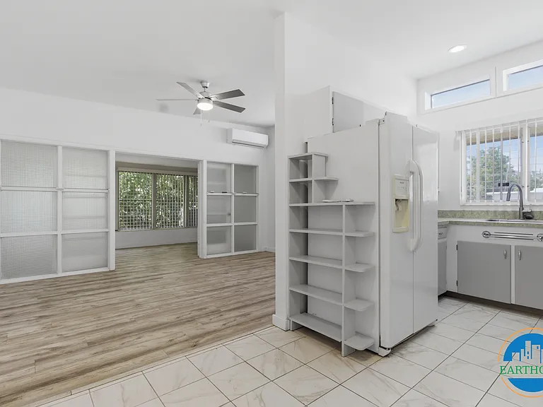 6366 Hampton Dr N — Photo 11