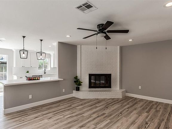 3rd image of 3118 Ann Arbor Ct