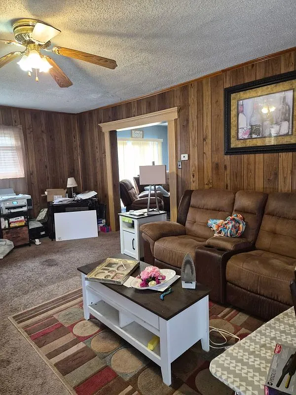 3 bed, 1.5 bath, 1630 sqft, $1,295 — Photo 2