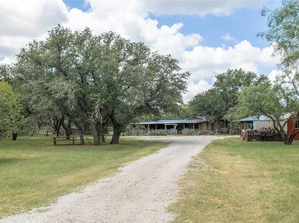 601 Country Oaks Ln, Brownwood, TX 76801