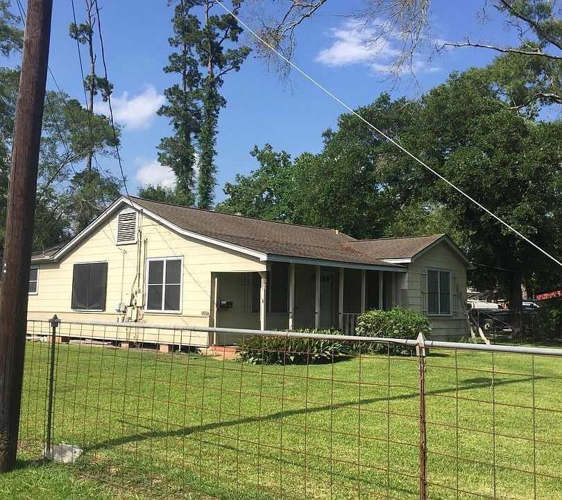 1st image of 2650 E Lucas Dr