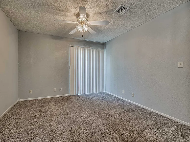 Lexington Commons - Bedroom