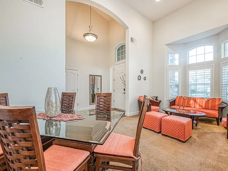 10509 N Sierra Vista Ave — Photo 26