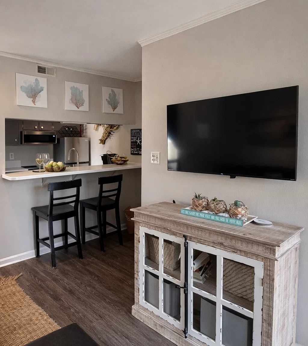 1 bed, 700 sqft, $1,500 — Photo 4