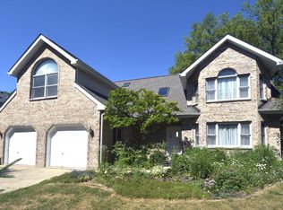 132 S Krista Ln, Palatine, IL 60074