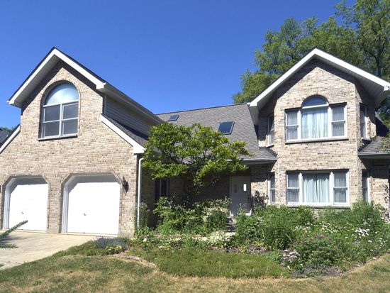 132 S Krista Ln, Palatine, IL 60074