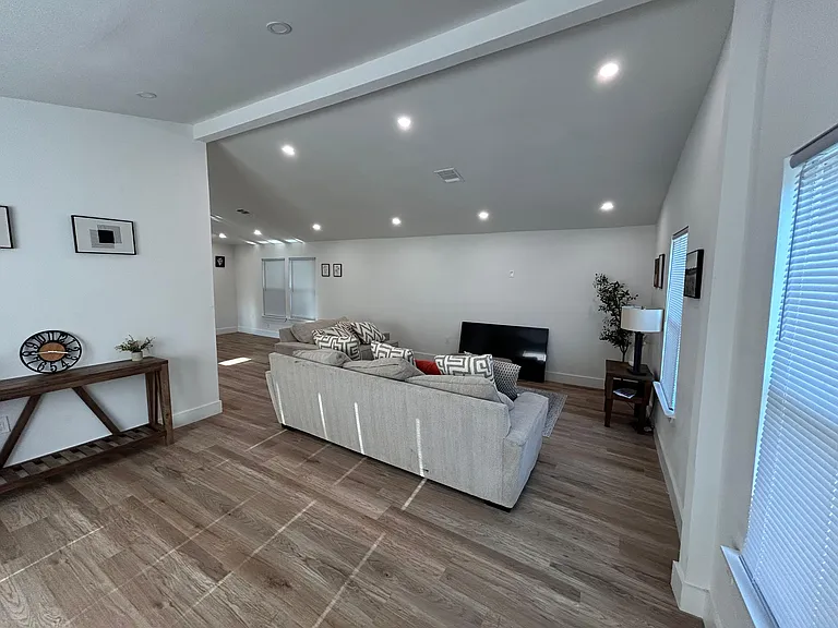 1023 Strickland St — Photo 19