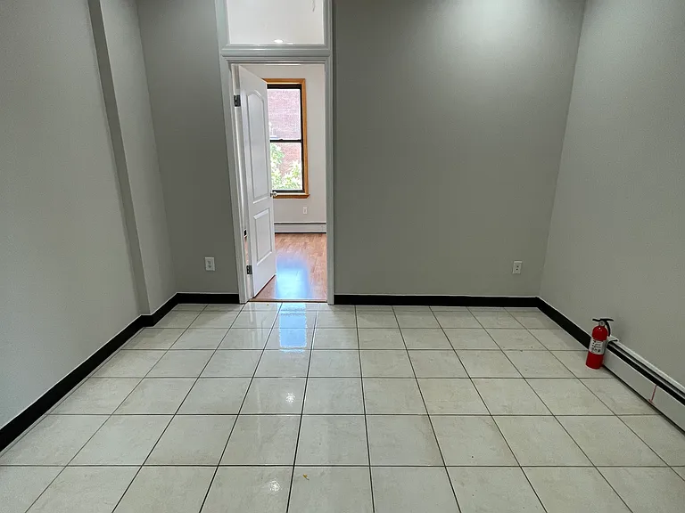 118 Wyckoff Ave #3L — Photo 6