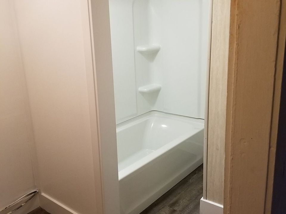 2nd image of 103 N Walker Ave