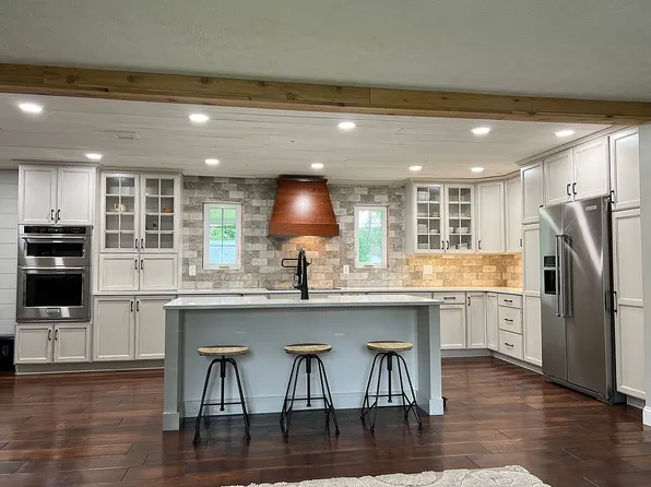 106 Ruth Ann Dr, Lucasville, OH 45648