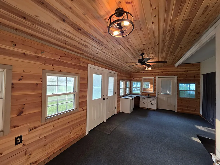 3 Seasons Room (view 3)