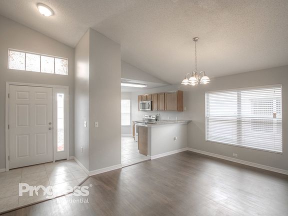 3rd image of 748 Majesty Dr