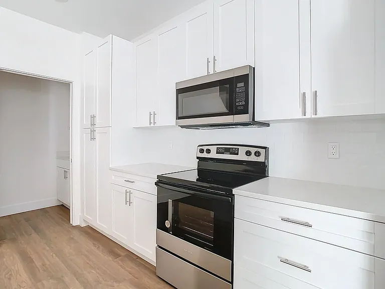 6235 S Manhattan Ave #8 — Photo 9