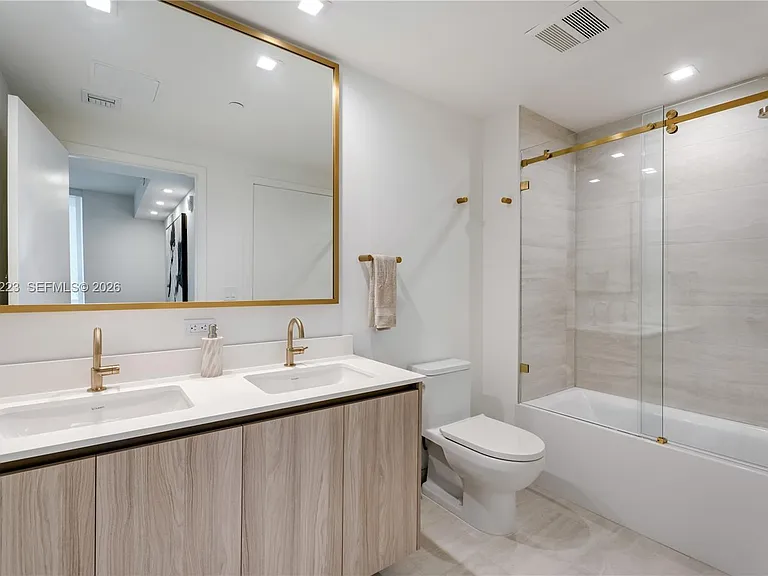 77 SE 5th St #3605 — Photo 8