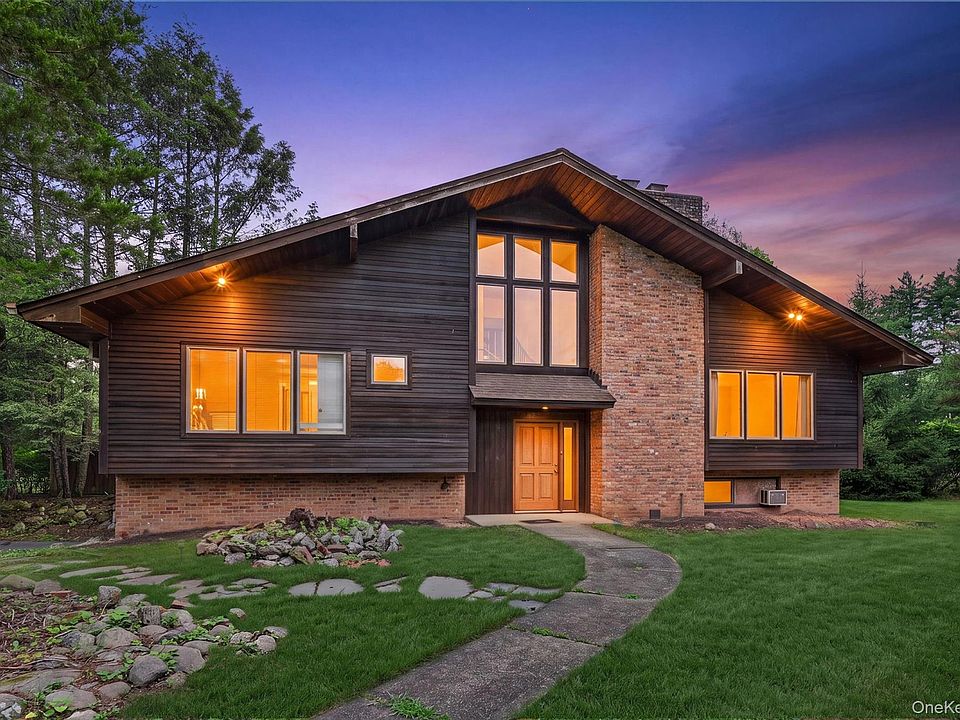 1st image of 15 Meadowlark Drive