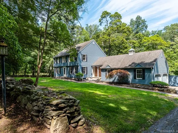 9 Fawn Hill Road, Killingworth, CT 06419