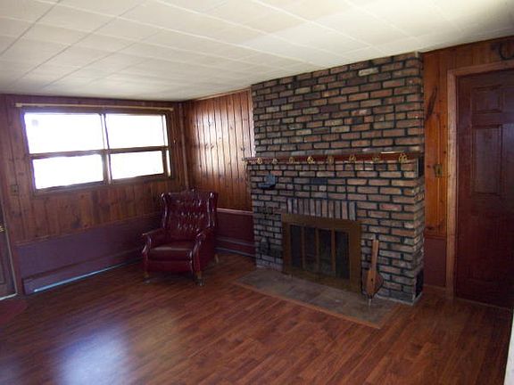 3rd image of 14 Bayview St E