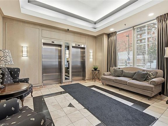 4th image of 430 Pearl St #403