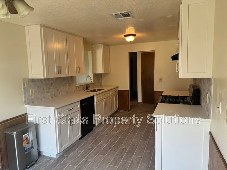 8613 E Parkridge Dr — Photo 8