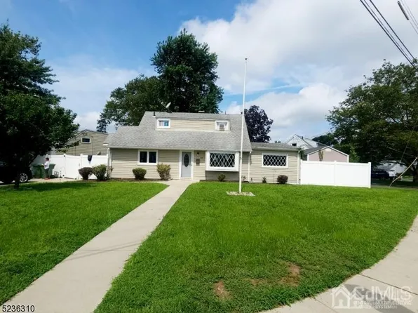 105 McCutcheon Ave, Sayreville, NJ 08872