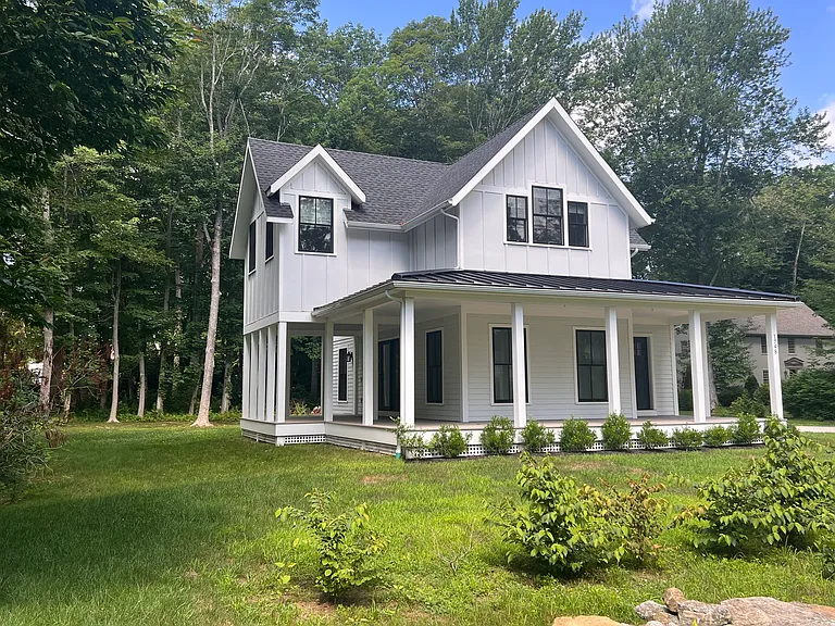 1748 South Rd — Photo 2