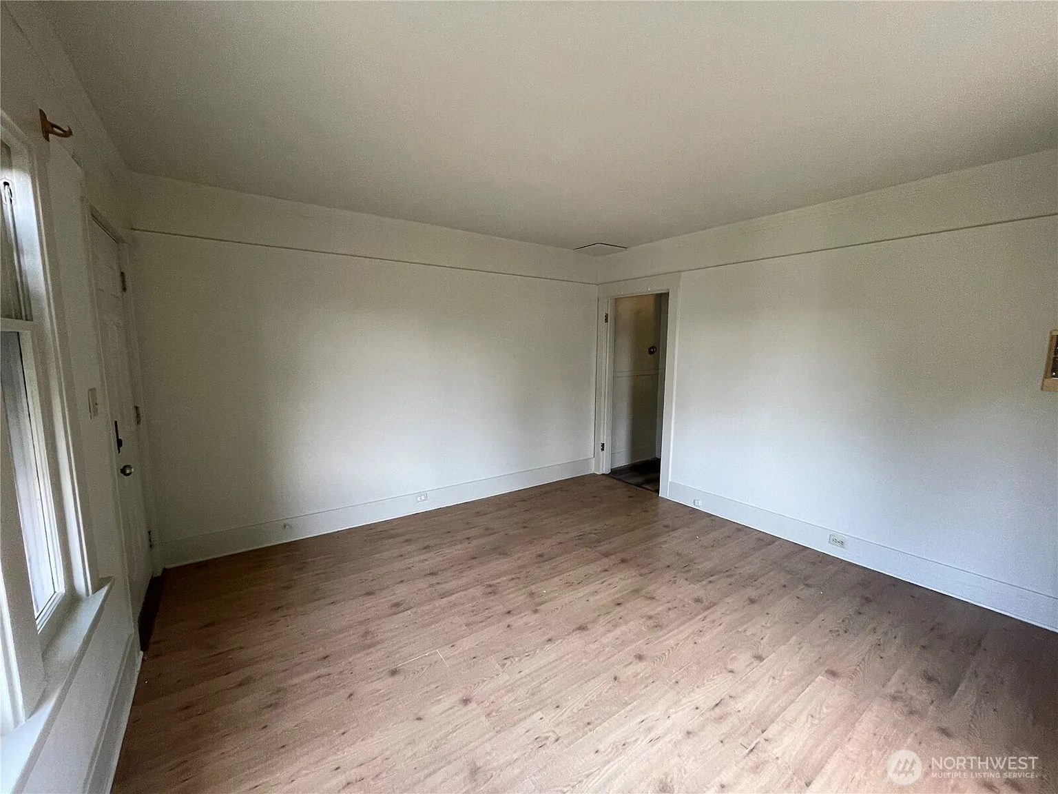 3 bed, 1.0 bath, $2,300 — Photo 2