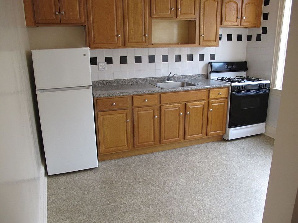 1st image of 4528 42nd St APT 4C