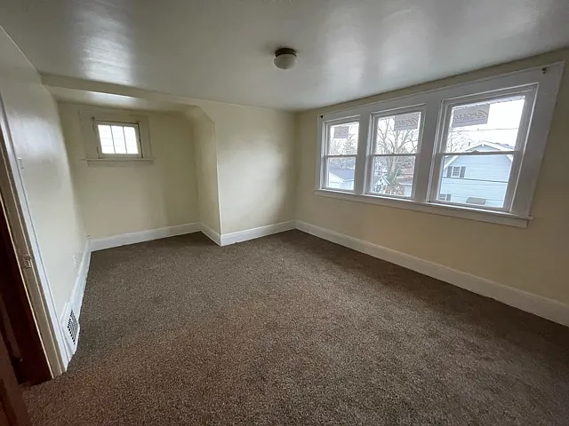 879 Chester Ave — Photo 6