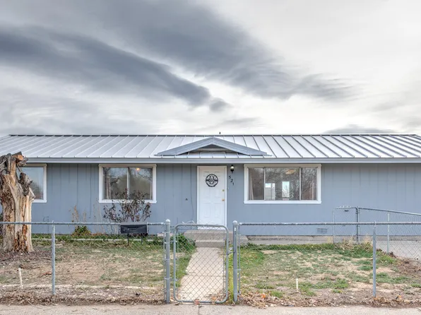 521 Whitaker Ln, Fallon, NV 89406