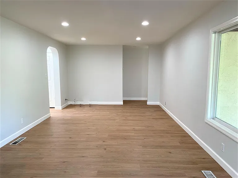 1397 Kinsule Ct — Photo 5