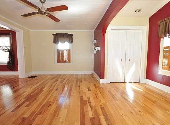 3rd image of 163 Jefferson Ave